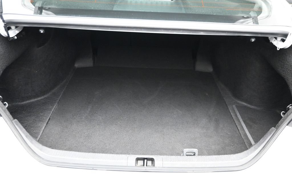 Used 2025 Toyota Camry SE FWD image 11