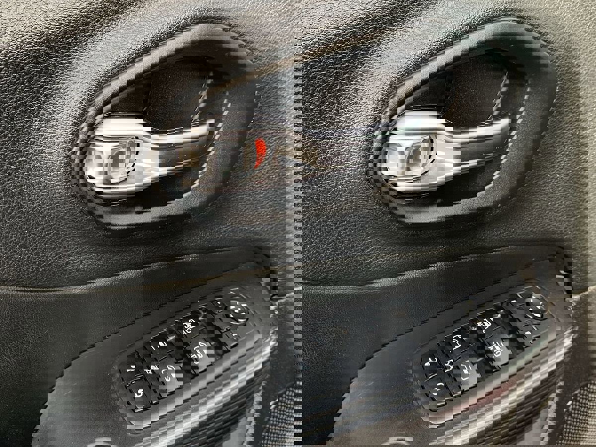 Used 2017 Jeep Cherokee Trailhawk w/ Comfort/Convenience Group image 15