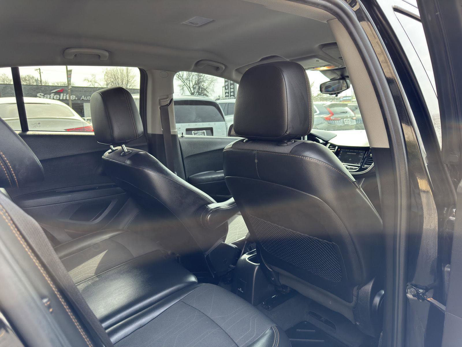 Used 2019 Chevrolet Trax LT w/ LT Convenience Package AWD/4WD image 36