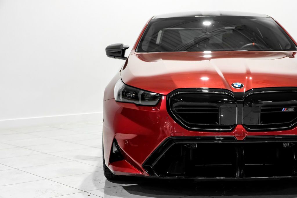 Used 2025 BMW M5 w/ Carbon Package image 40
