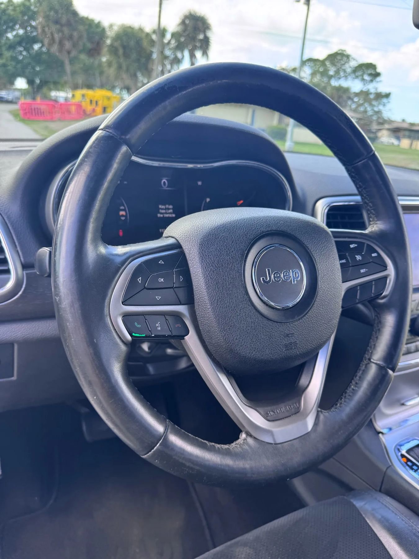 Used 2018 Jeep Grand Cherokee Altitude image 16