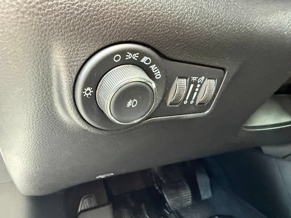 Used 2022 Jeep Compass High Altitude AWD/4WD image 17