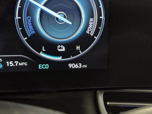 Used 2024 Hyundai Elantra Limited image 6