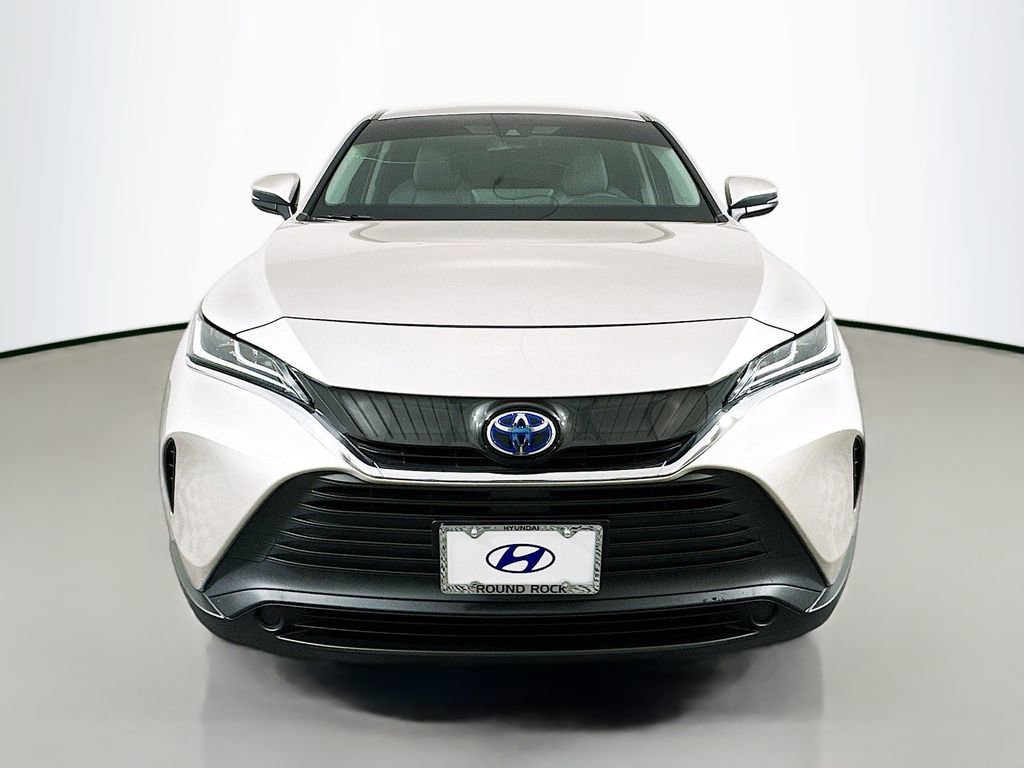 Used 2023 Toyota Venza LE image 2