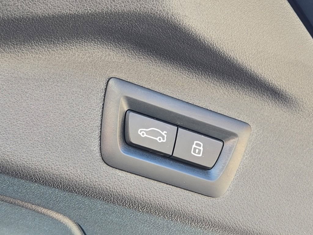 Used 2024 BMW X7 M60i w/ Executive Package AWD/4WD image 25