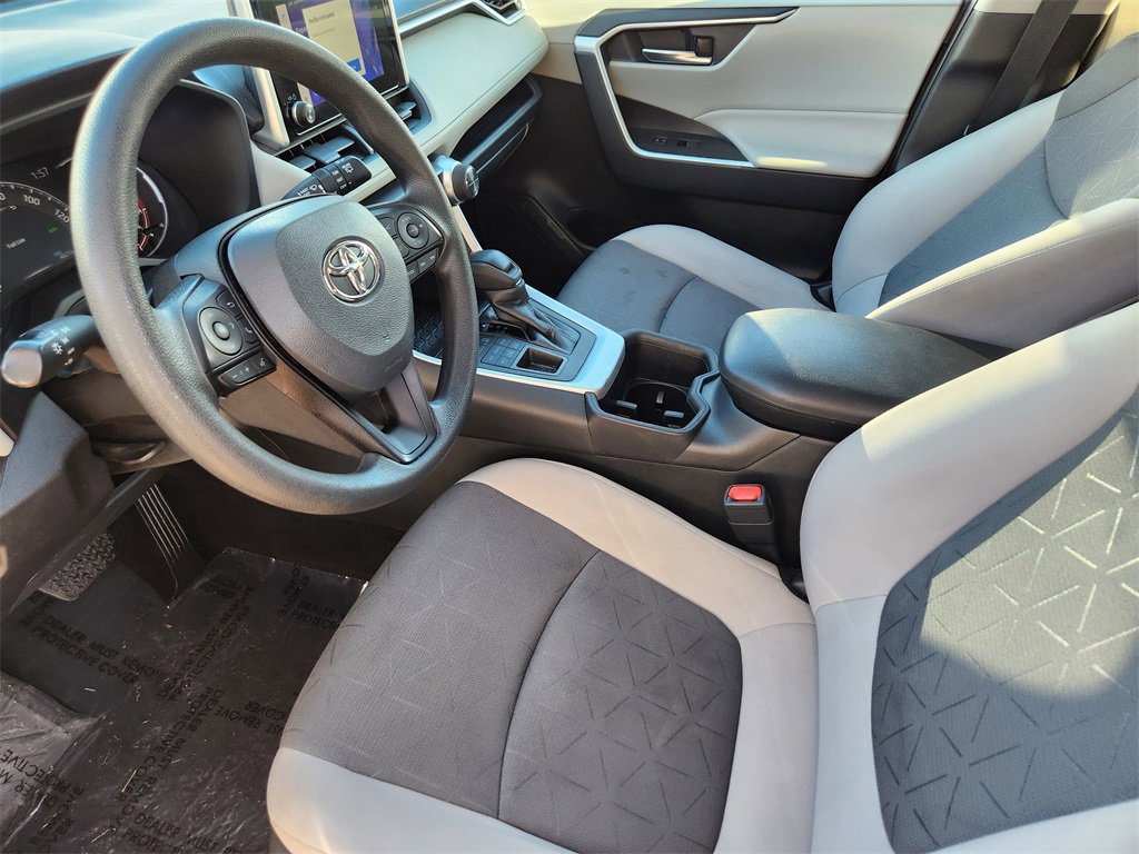 Used 2023 Toyota RAV4 XLE image 6