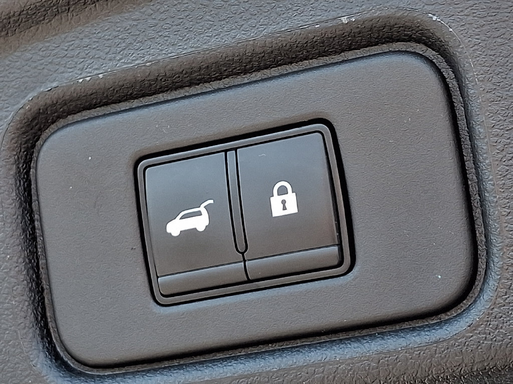 Used 2025 Nissan Pathfinder SV AWD/4WD image 29