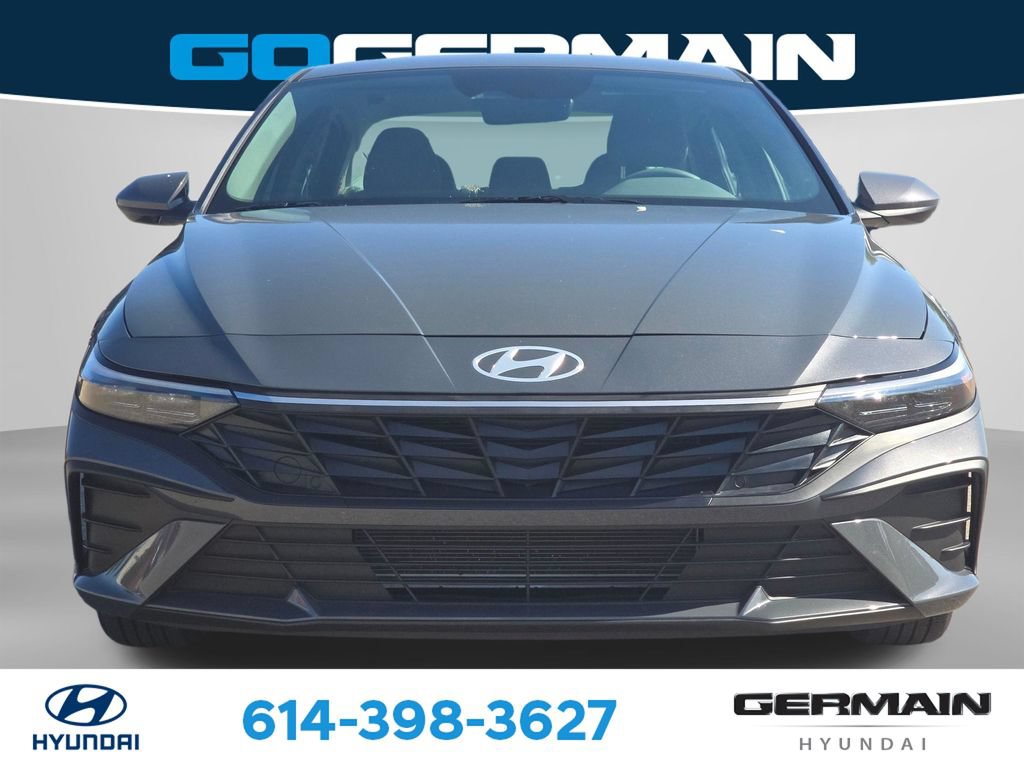 Certified 2026 Hyundai Elantra SE FWD image 2