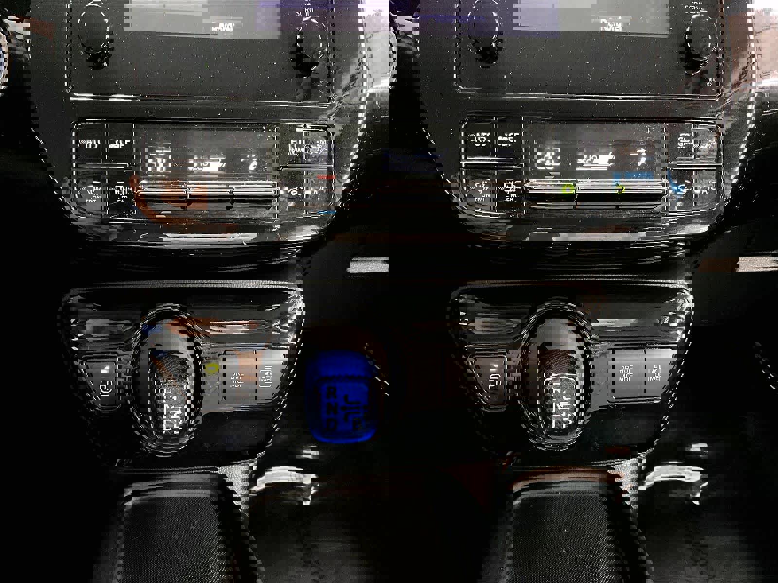 Used 2019 Toyota Prius LE AWD/4WD image 34