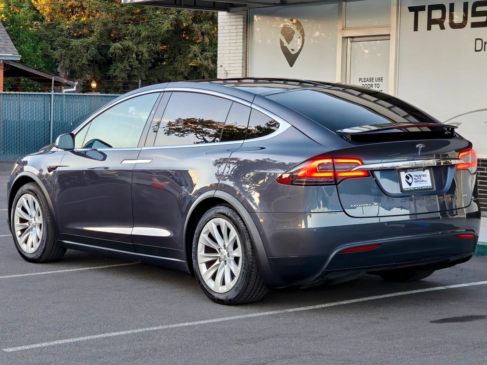 Used 2017 Tesla Model X 100D AWD/4WD image 15