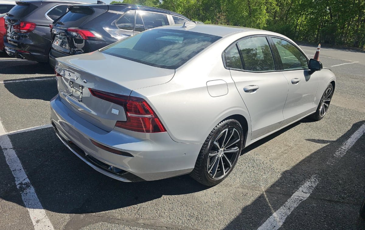 Used 2023 Volvo S60 T8 Plus AWD/4WD image 3