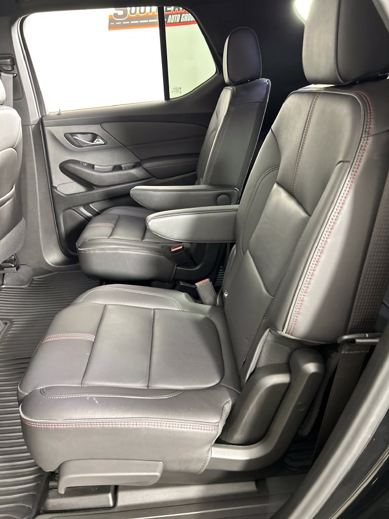 Used 2023 Chevrolet Traverse RS AWD/4WD image 17
