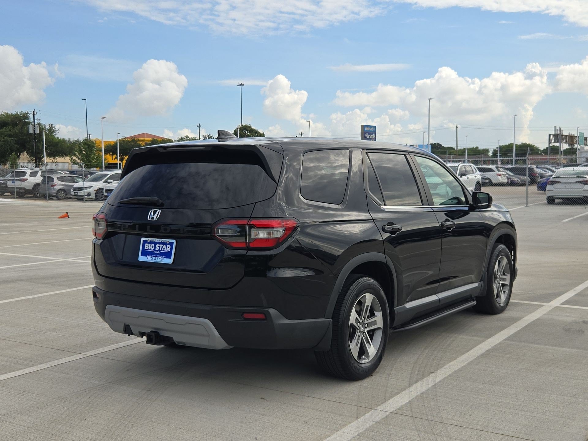 Used 2023 Honda Pilot EX-L image 3