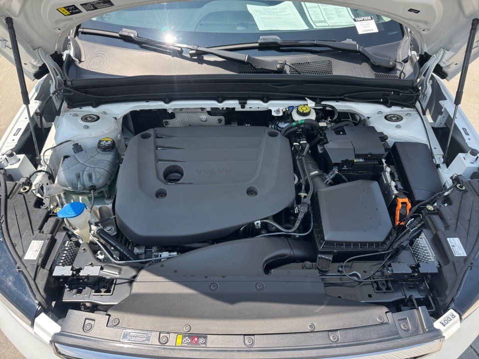 Certified 2023 Volvo XC40 B5 Ultimate w/ Climate Package AWD/4WD image 16