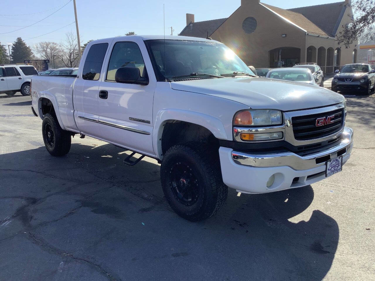 Used 2003 GMC Sierra 2500 SLE w/ Skid Plate Package image 8