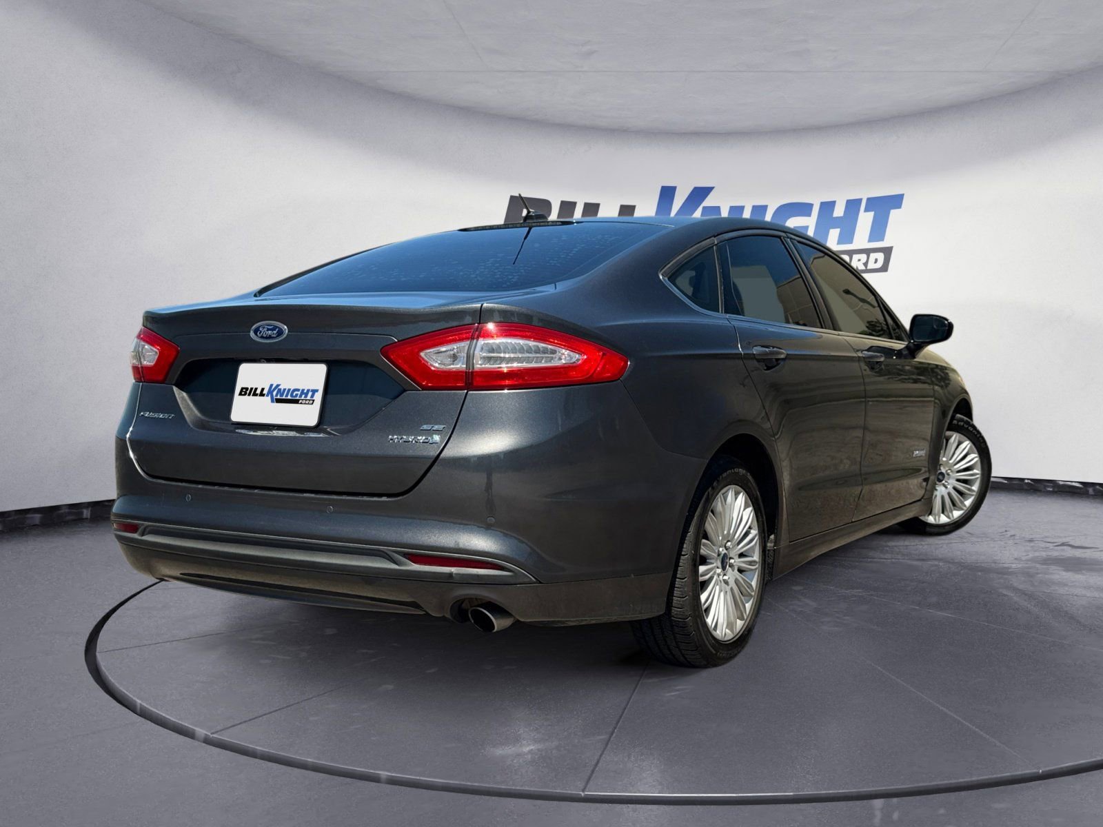 Used 2016 Ford Fusion SE FWD image 5