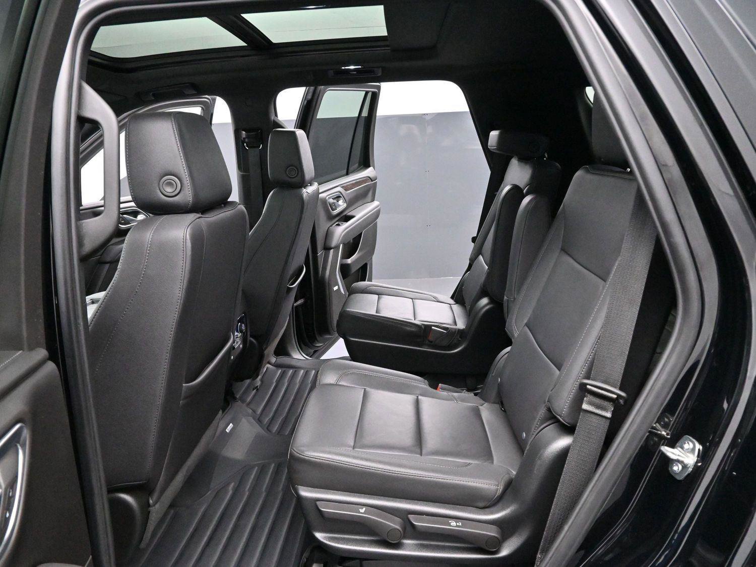 Used 2023 Chevrolet Tahoe Z71 w/ Luxury Package AWD/4WD image 32