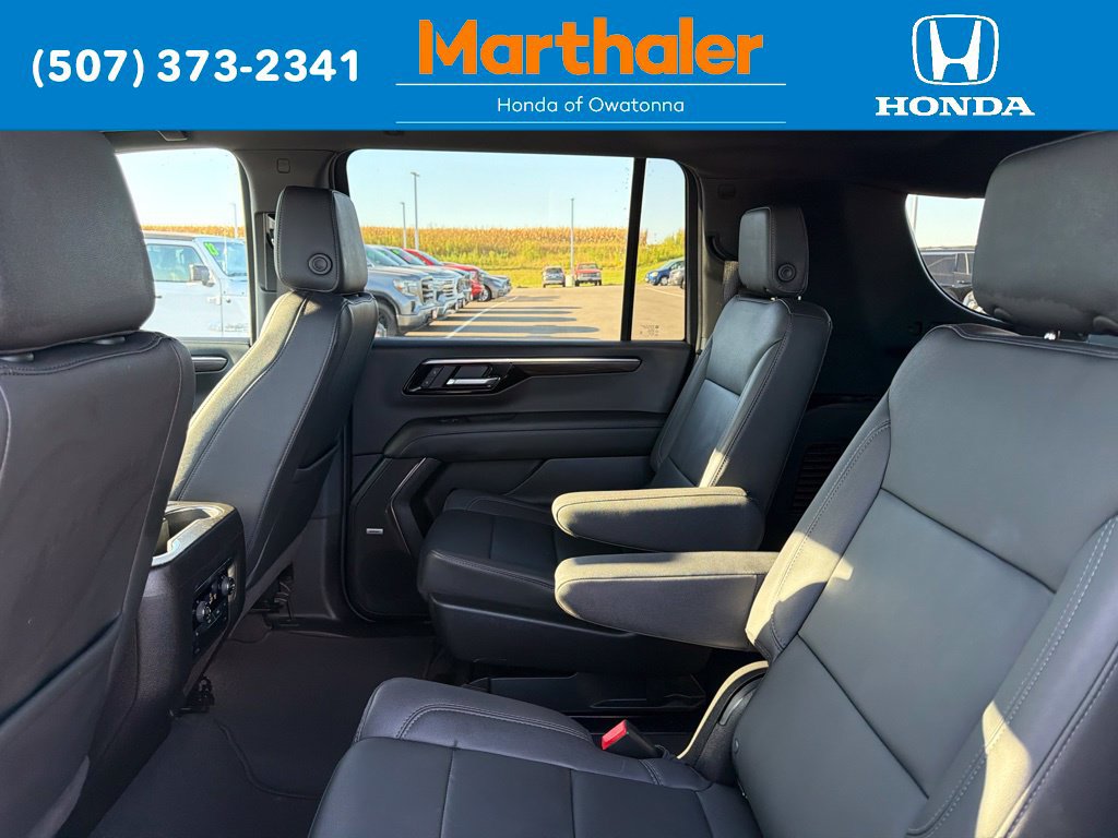 Used 2026 Chevrolet Suburban LT w/ Comfort Package AWD/4WD image 12