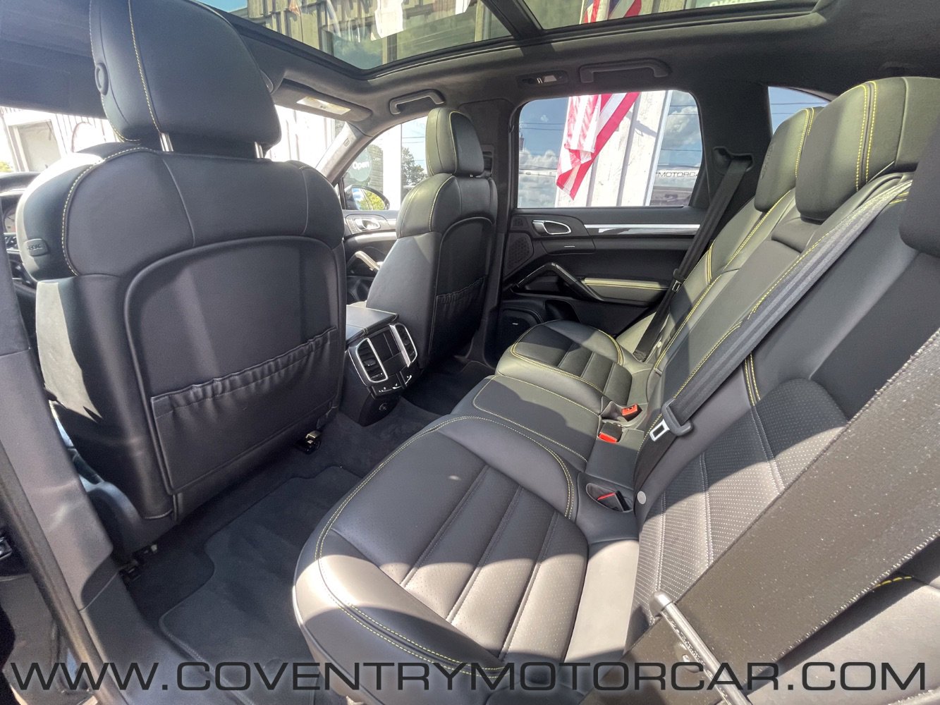 Used 2016 Porsche Cayenne Turbo S image 32