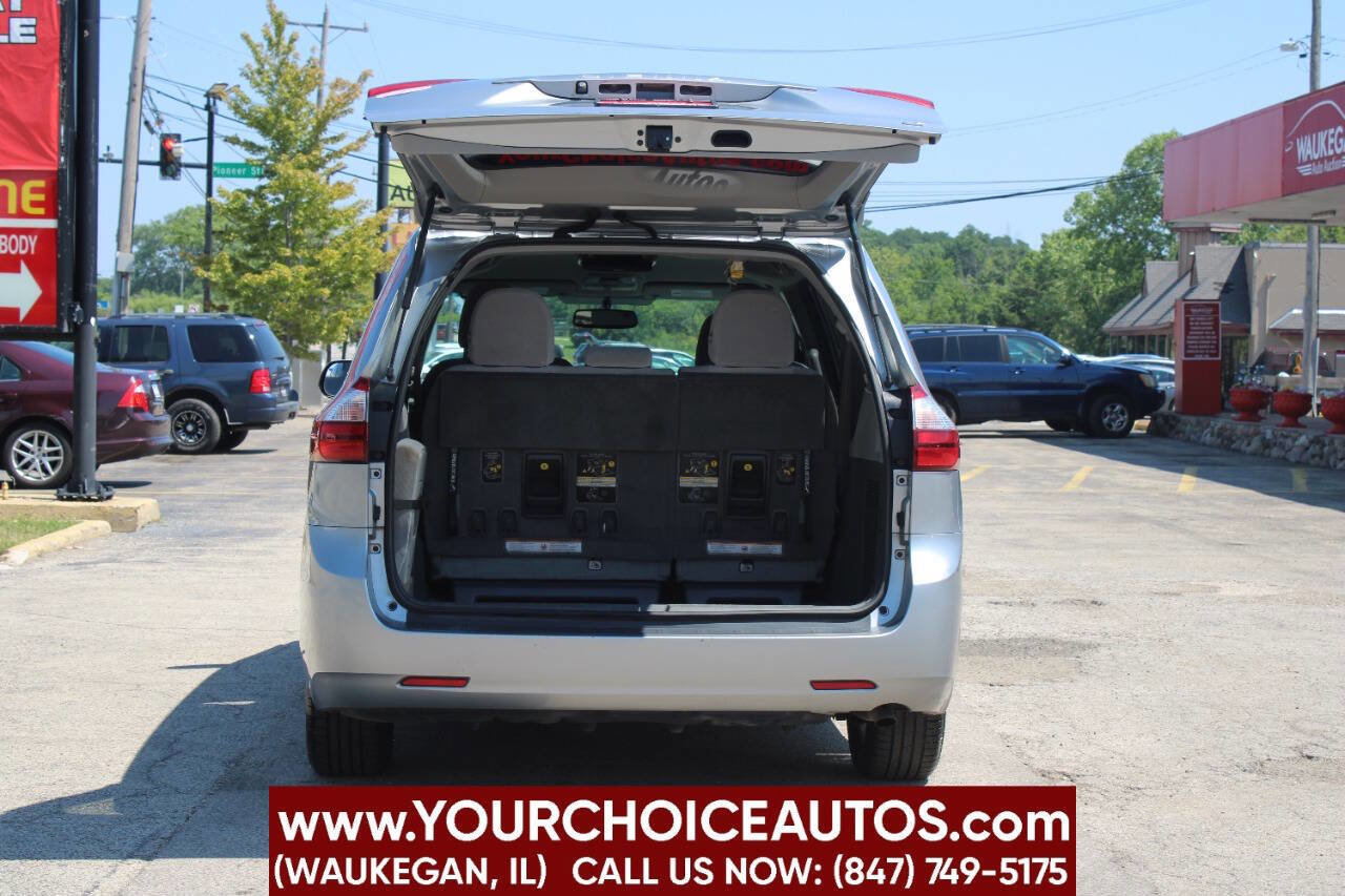 Used 2017 Toyota Sienna LE image 10