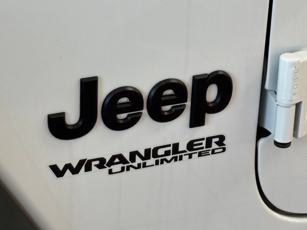 Used 2022 Jeep Wrangler Unlimited Sport AWD/4WD image 9
