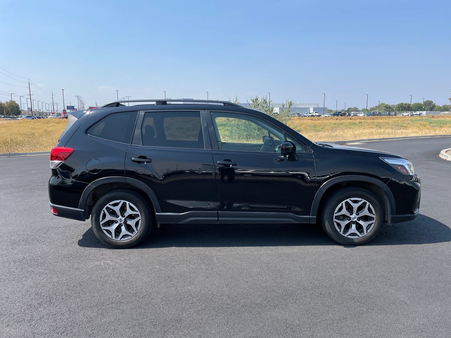 Used 2019 Subaru Forester Premium AWD/4WD image 2