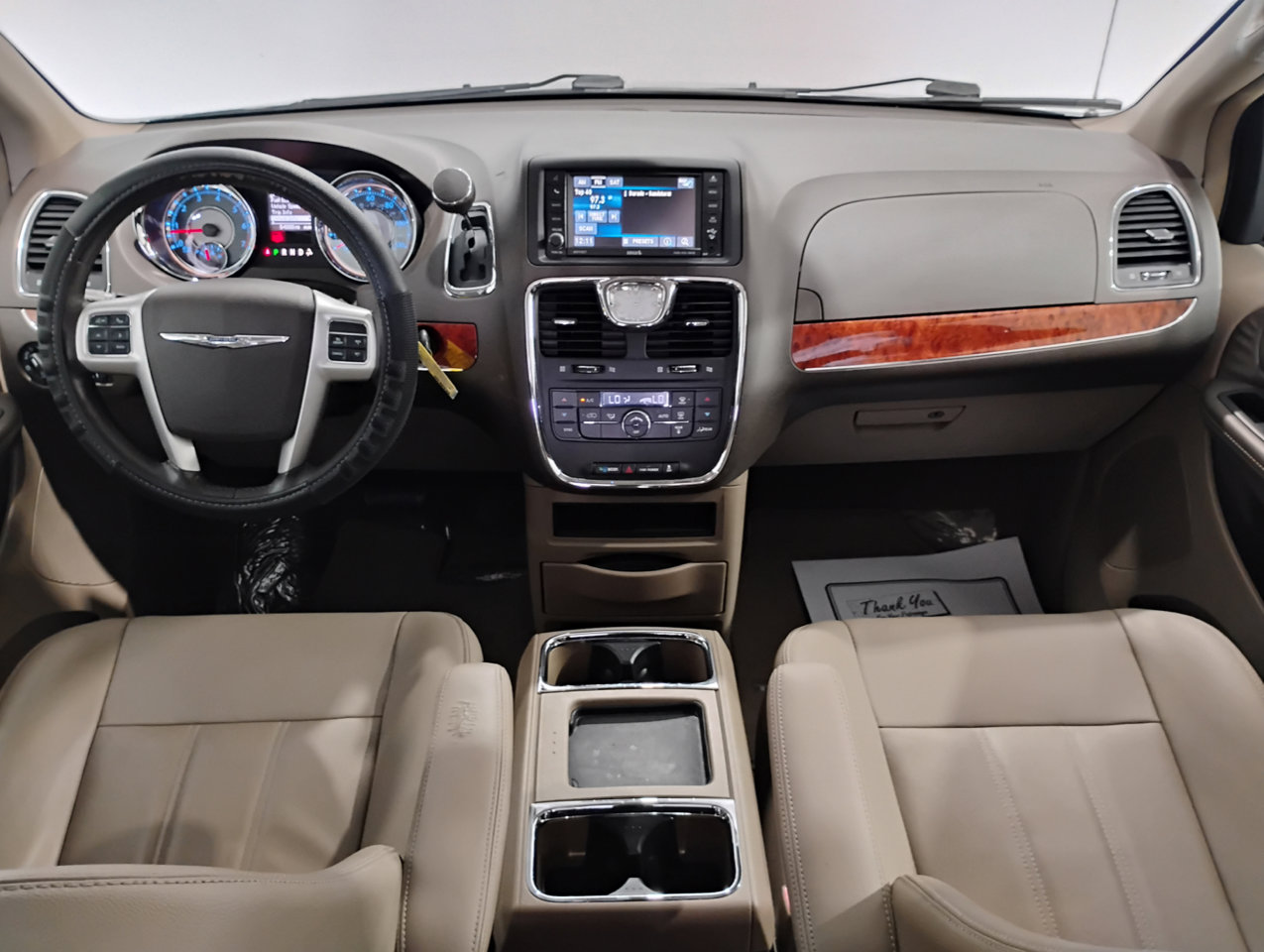 Used 2016 Chrysler Town & Country Touring image 37