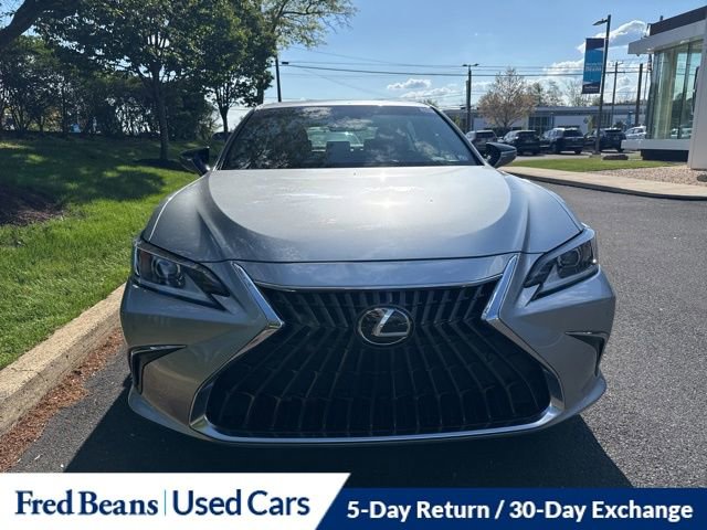Used 2024 Lexus ES 350 w/ Premium Package FWD image 2