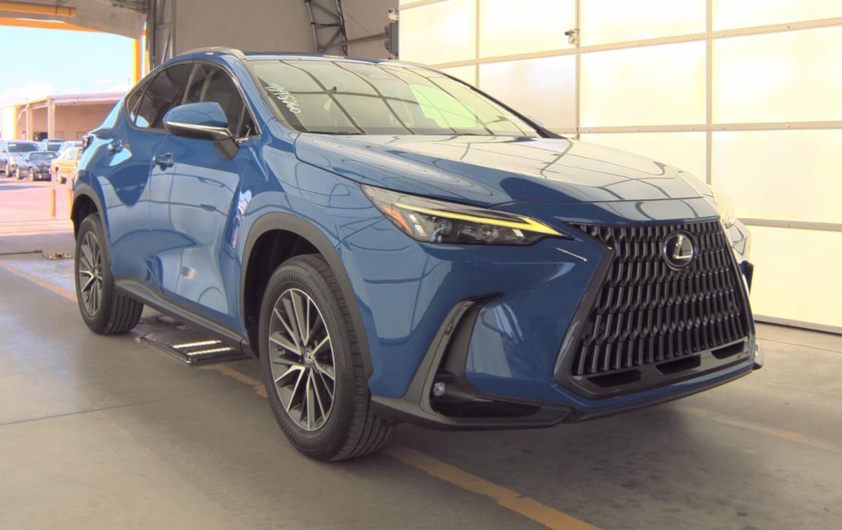 Used 2022 Lexus NX 350 AWD image 2