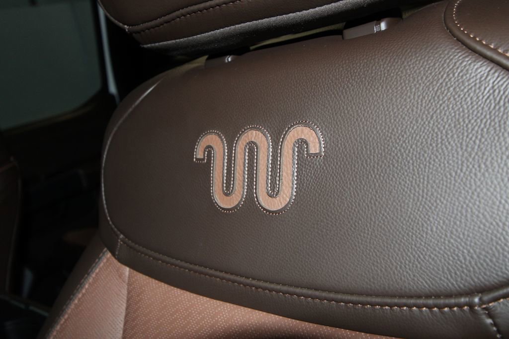 Used 2025 Ford F250 King Ranch w/ Chrome Package image 28