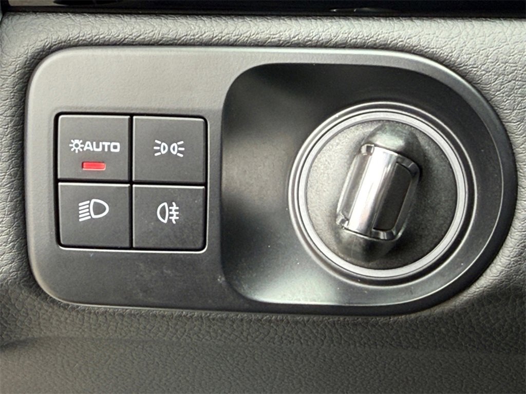 Used 2022 Porsche Cayenne image 12