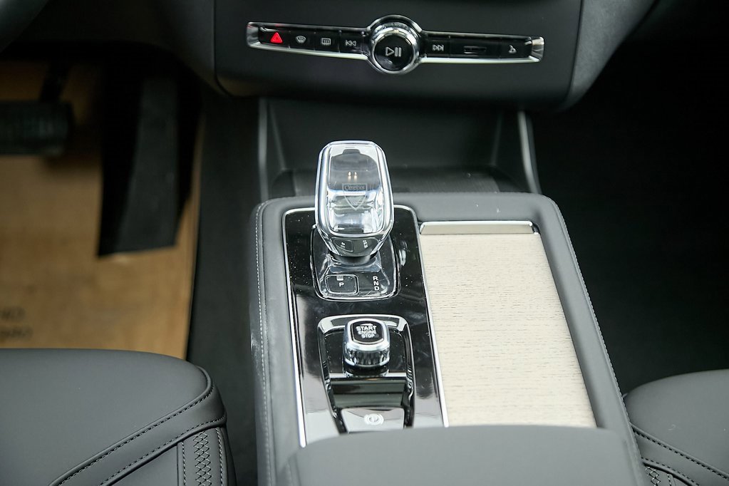New 2025 Volvo XC90 B6 Plus w/ Protection Package Premier image 28