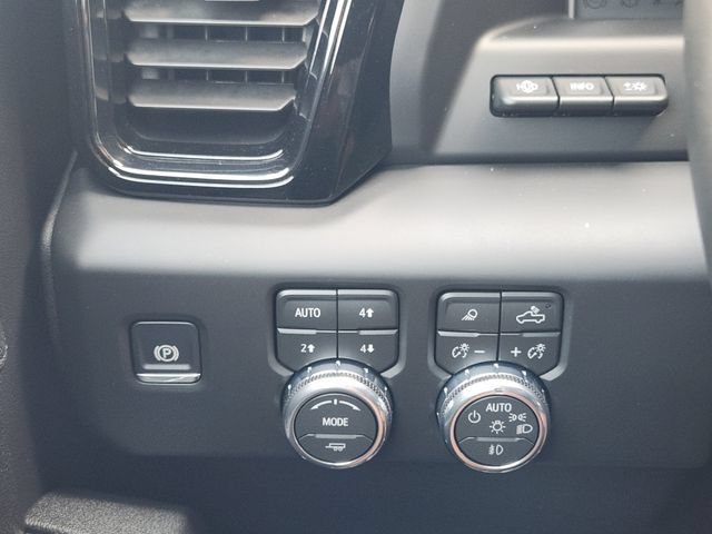 Used 2026 GMC Sierra 2500 AT4 w/ AT4 Premium Plus Package AWD/4WD image 23