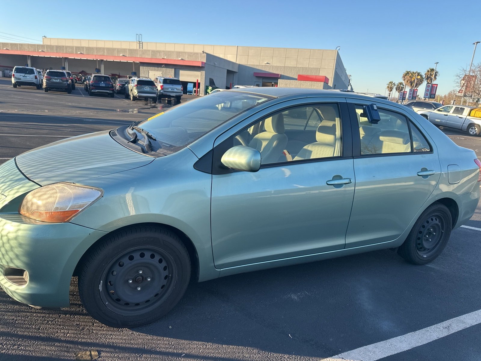 Used 2010 Toyota Yaris Sedan image 2
