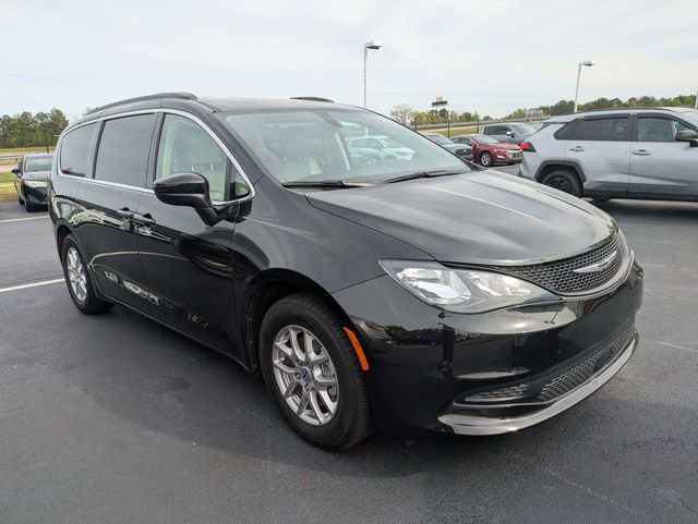 Used 2021 Chrysler Voyager Lxi image 3