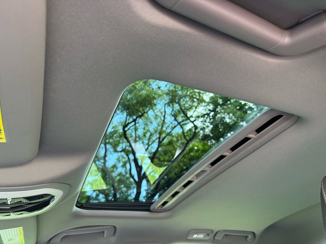 Used 2015 Porsche Panamera 4S image 29