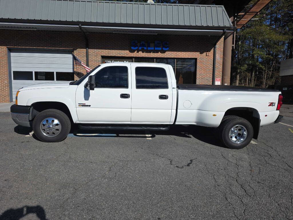Used 2004 Chevrolet Silverado 3500 4x4 Crew Cab w/ Heavy-Duty Power Package image 2
