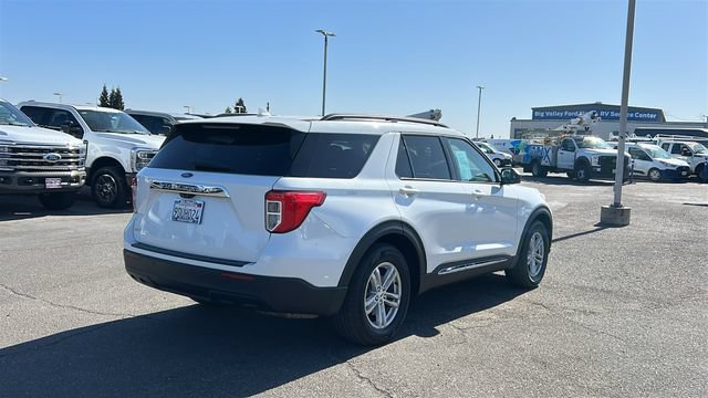 Certified 2022 Ford Explorer XLT RWD image 3