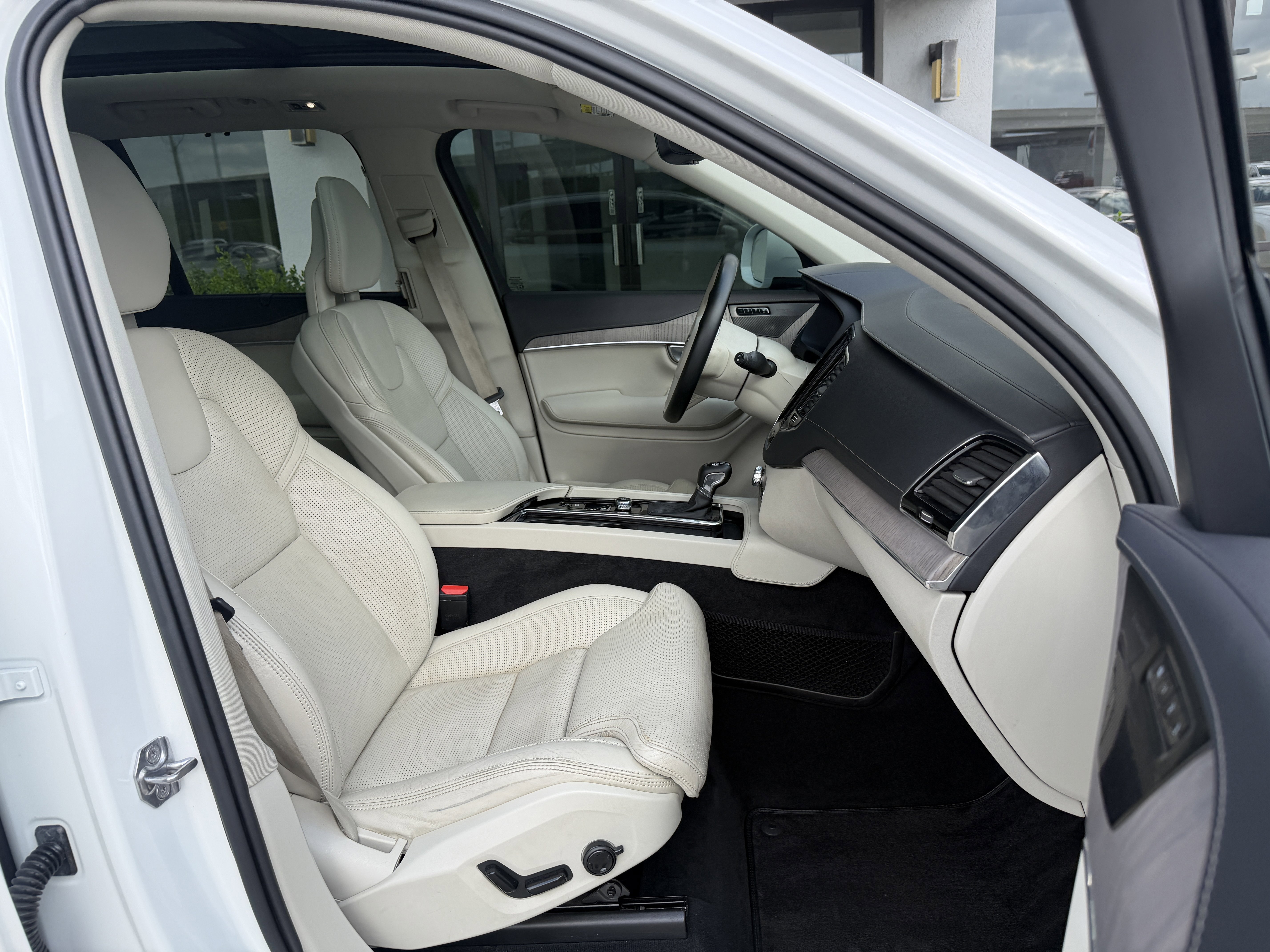 Used 2021 Volvo XC90 T6 Inscription w/ Advanced Package AWD/4WD image 22