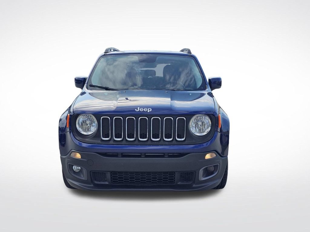 Used 2017 Jeep Renegade Latitude FWD image 2