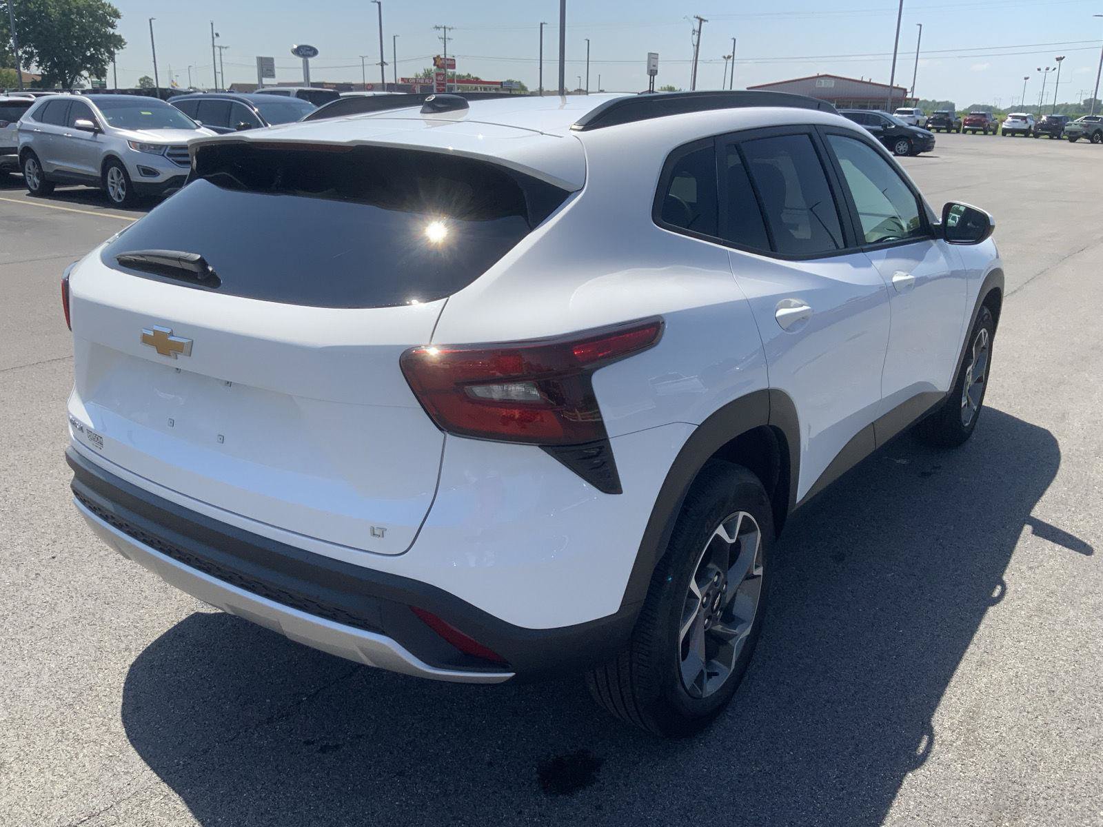 Used 2024 Chevrolet Trax LT FWD image 12
