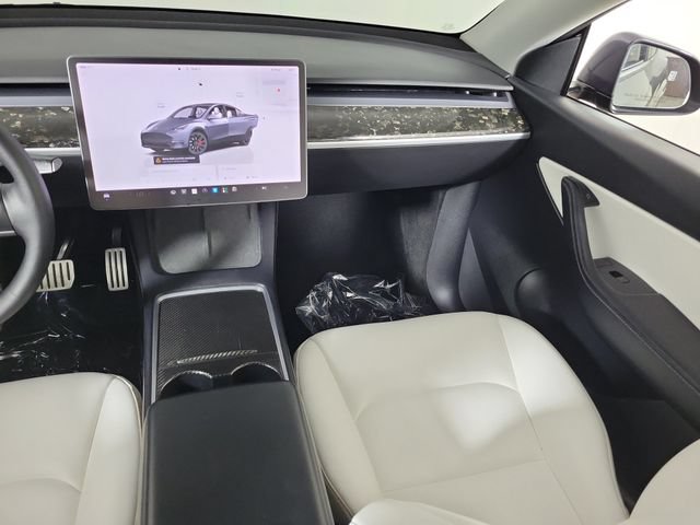 Used 2022 Tesla Model Y Performance AWD/4WD image 16