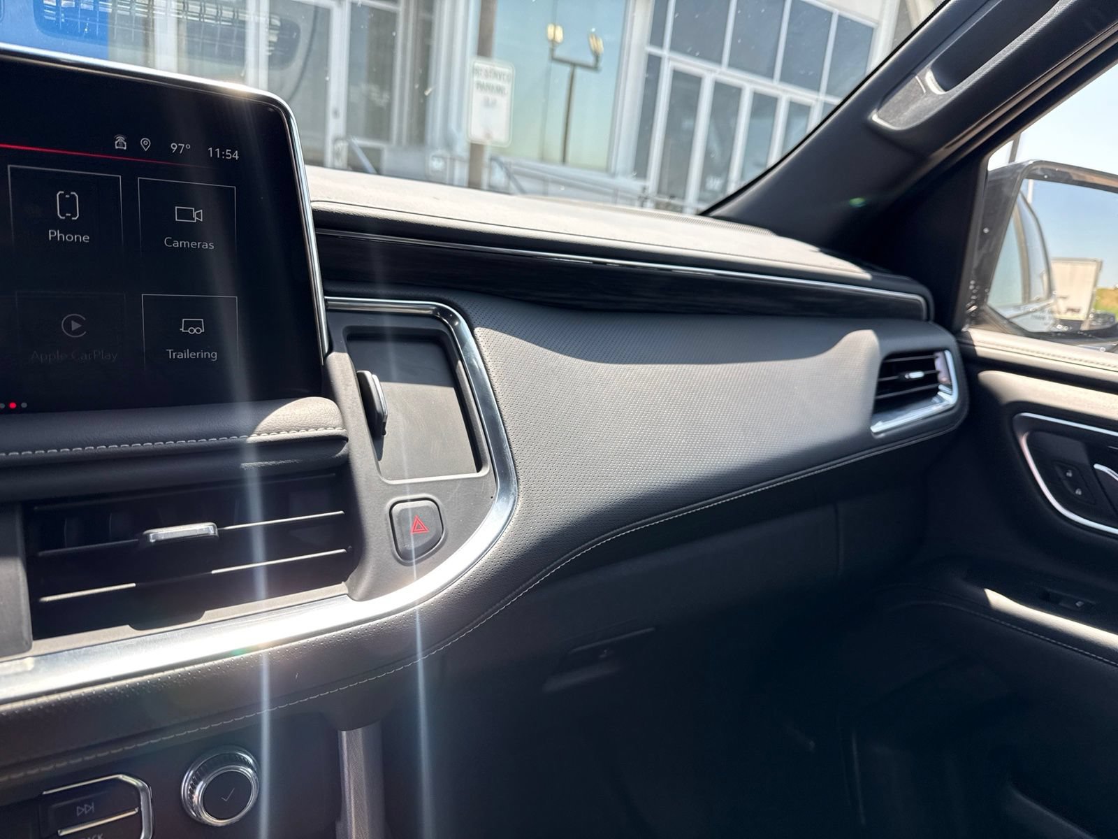 Used 2023 GMC Yukon SLT w/ SLT Premium Package RWD image 29