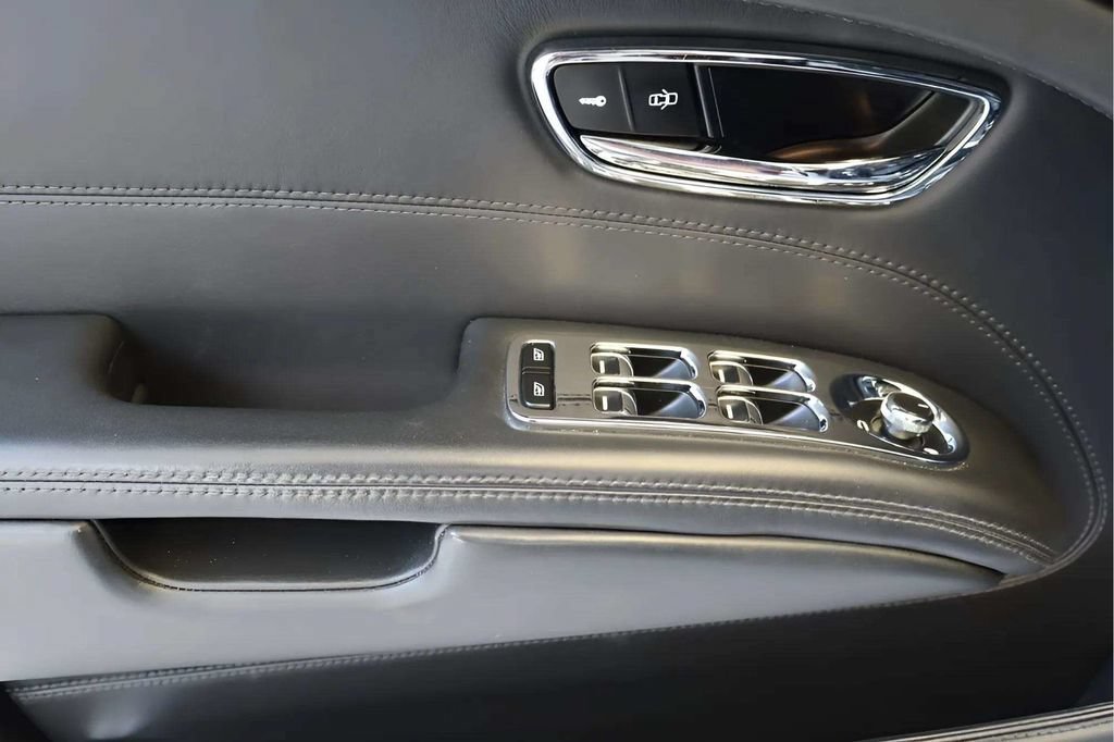 Used 2014 Bentley Mulsanne RWD image 19
