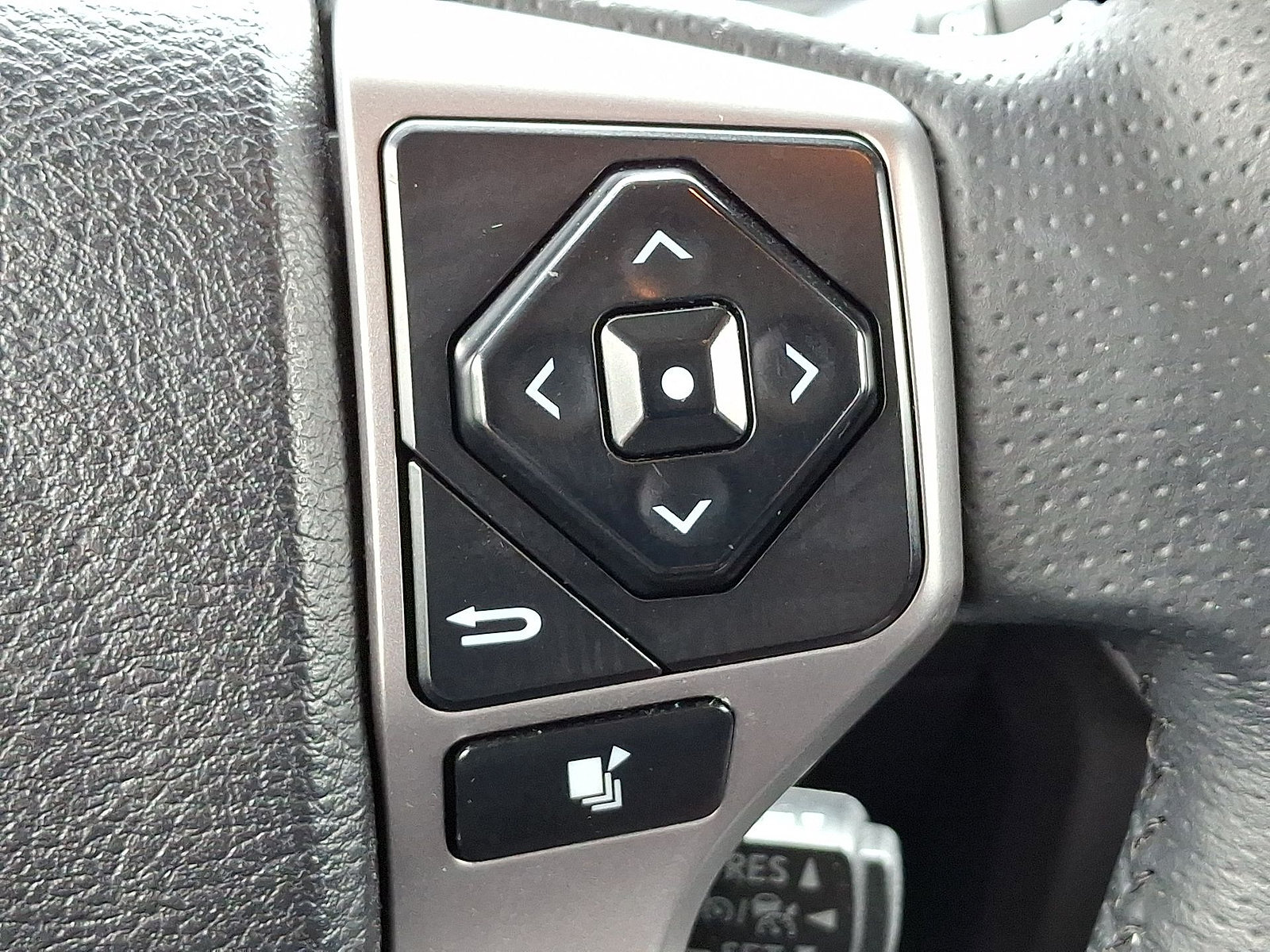 Used 2022 Toyota 4Runner TRD Sport w/ Technology Package AWD/4WD image 18