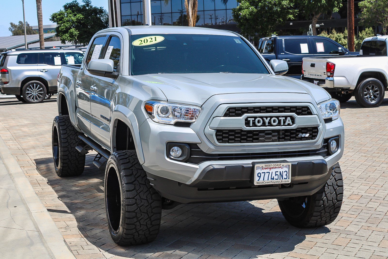 Used 2021 Toyota Tacoma SR5 RWD image 3