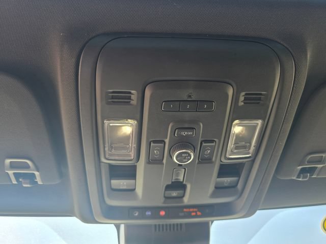 Used 2023 Chevrolet Tahoe High Country AWD/4WD image 32
