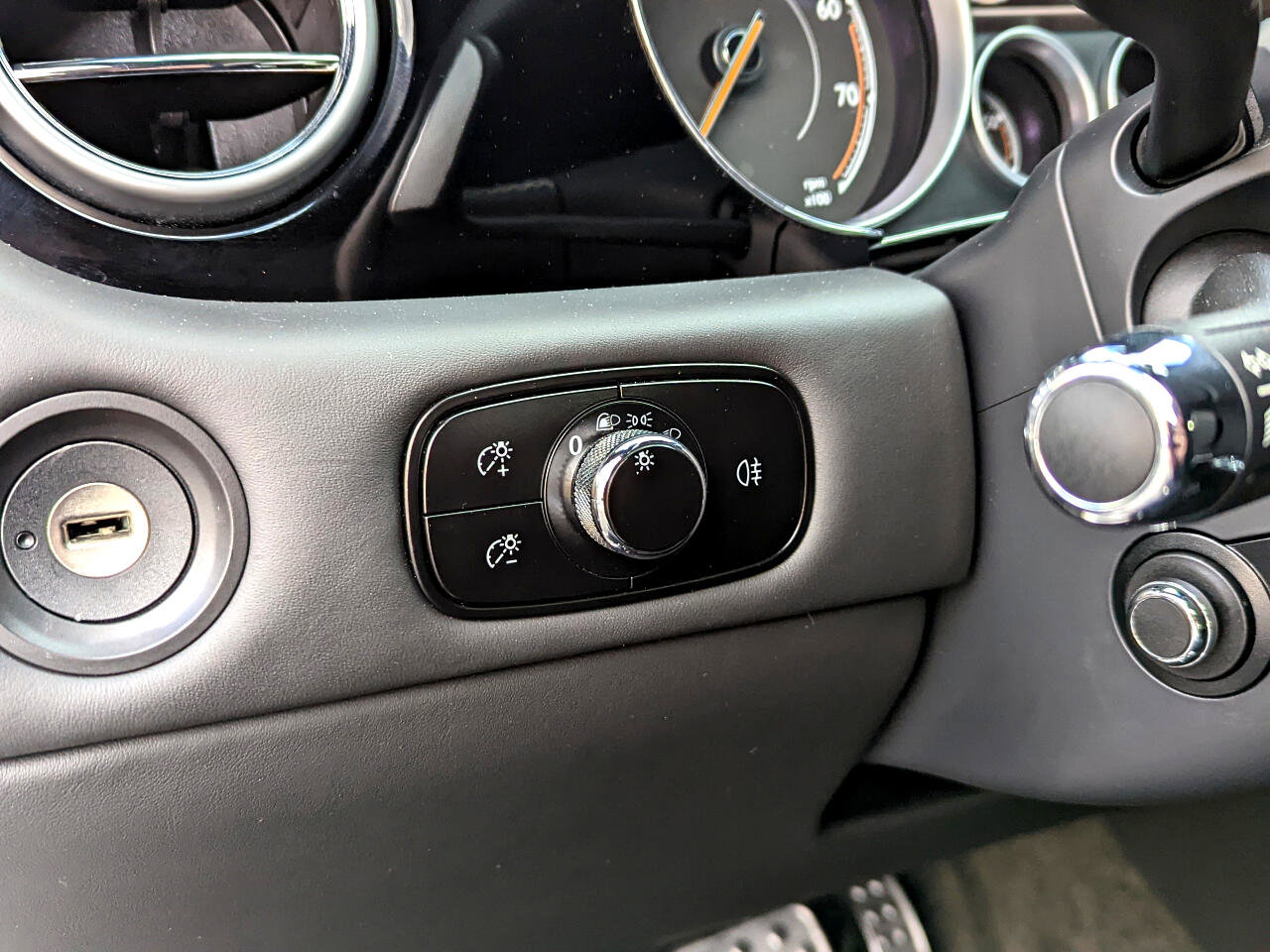 Used 2016 Bentley Continental GT image 15