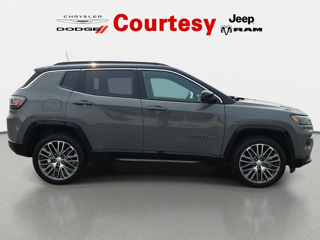 Certified 2023 Jeep Compass Limited w/ Elite Group AWD/4WD image 3