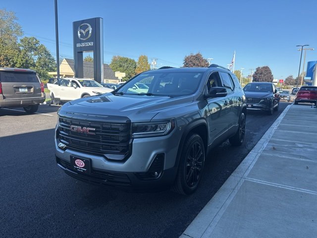 Used 2023 GMC Acadia SLT w/ Elevation Edition image 7